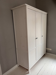 Деревянный шкаф, IKEA (4 фото из 4)