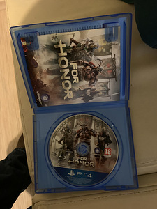 Игры для ps4 (5 фото из 7)