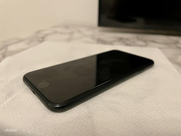 iPhone SE 2020 64GB Черный (фото #7)