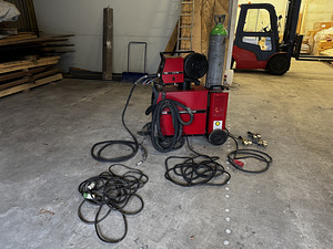 Vesijahutusega keevitusseade Lincoln Powertec 500S (1 foto / 10)
