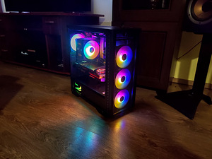 I7 @ 4.4GHZ / RX 5700 8GB / 16GB RAM / SSD / WIN 10 (1 foto / 6)