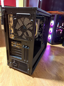 I7 @ 4.7ghz / GTX 1080 8gb / 32gb RAM / 2 x SSD / WINDOWS 10 (4 foto / 10)