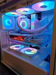 Ryzen 7 5700x3d / RX 7700 XT / 360 AIO / ARGB / WIN / WHITE (8 foto / 10)