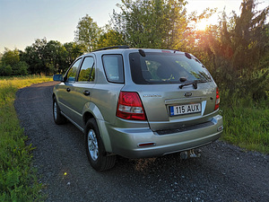 Kia Sorento (2 foto / 7)