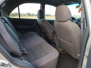Kia Sorento (6 foto / 7)