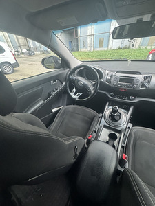 Kia sportage (4 foto / 5)
