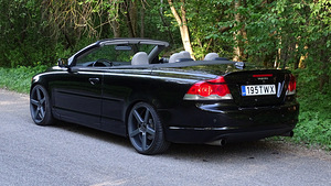 Volvo C70 Summum 2.4 132kW (4 foto / 9)