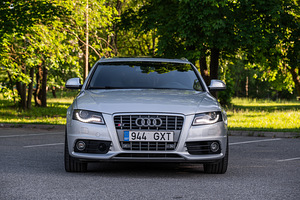 Audi S4 3.0 245kW (2 foto / 15)