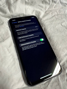 iPhone XR (64GB) (3 фото из 4)