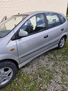 Nissan ALMERA TINO (2 foto / 4)