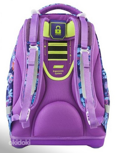 Школьный рюкзак TARGET Superlight и школьные принадлежности (фото #3)