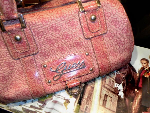 Guess розово-пудровая с принтом объемная сумка (фото #2)