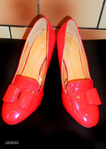 Stiilsed erkpunased lipsuga lakknahast kingad, suurus 38 (foto #4)