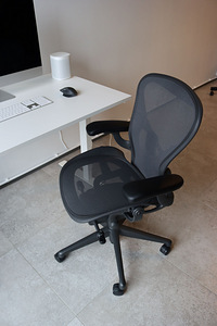 Herman Miller Aeron B töötool (2 foto / 2)