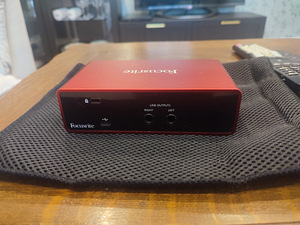 Focusrite Scarlett solo 3rd gen (1 foto / 2)
