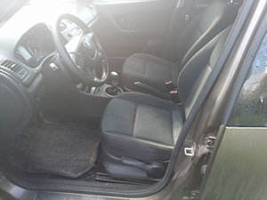 Skoda roomster scaut 1.6 diesel (13 foto / 15)