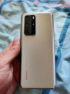 Huawei P 40 pro (2 фото из 6)