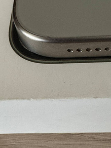 iPhone 15 Pro 128GB Natural Titanium (3 foto / 3)