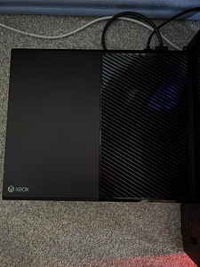 Xbox One (2 фото из 3)
