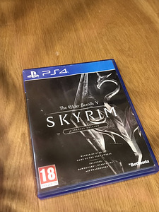 Игры на PS4 (2 фото из 7)