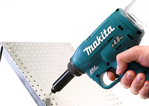 Uus 18V needipüstol Makita DRV150Z 2,4-4,8mm 6.0Ah aku (1 foto / 1)