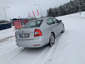 Skoda Octavia (5 фото из 11)