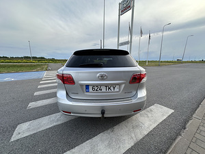 Toyota Avensis 2009 (4 foto / 10)