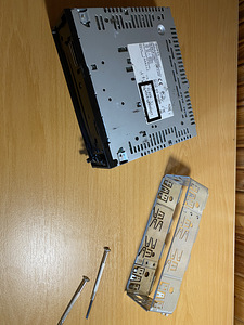 Autoraadio Sony CDX-GT550UI (6 foto / 10)