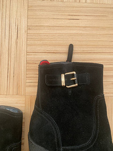 Mustad Tommy Hilfiger seemisnahast platvormkingad (2 foto / 2)