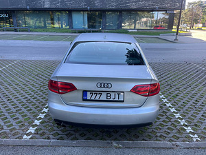 Audi A4 QUATTRO 2.0 TFSI 155Kw (4 фото из 10)