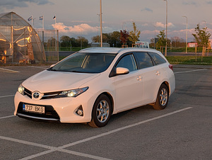 Toyota Auris 1.4 D-4D, 2013