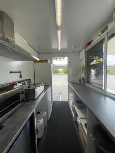 Food truck фуд трак прицеп на колесах (9 foto / 9)