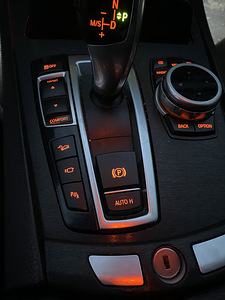 BMW F01 3.0d 225kw xDrive M-Pakett 2012 (10 foto / 14)