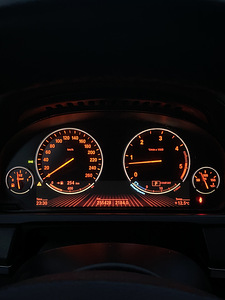 BMW F01 3.0d 225kw xDrive M-Pakett 2012 (11 foto / 14)