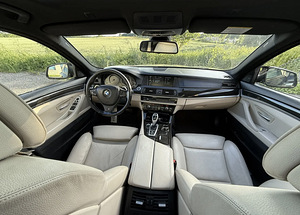BMW 530d 180kw M-pakett (3 foto / 14)