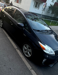 Toyota prius (5 фото из 7)