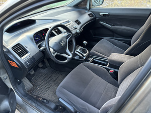 Honda Civic (6 foto / 10)
