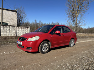 Suzuki SX4 (1 фото из 10)