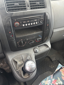 Peugeot Expert (6 фото из 6)