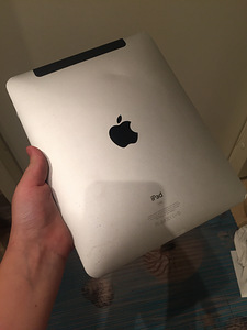 Esimene iPad heas korras 32GB (2 foto / 3)