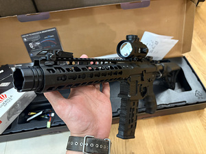 Airsoft CM16 Wild Hog 9 E.T.U (G&G) (3 foto / 10)