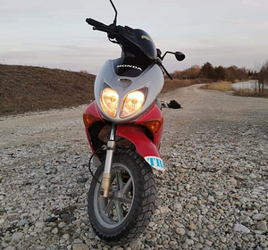1999 Honda X8R-X (3 foto / 3)