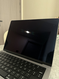 Müüa Macbook Pro 14" 2021 (4 foto / 6)