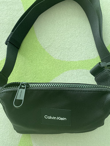 Сумка на пояс Calvin Klein (4 фото из 4)