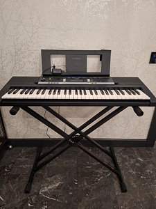 Синтезатор Yamaha PSR-E243 (1 фото из 2)