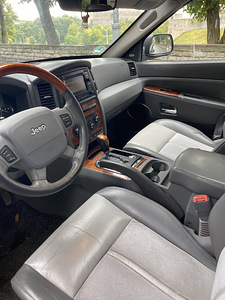 Jeep Grand Cherokee (6 foto / 6)