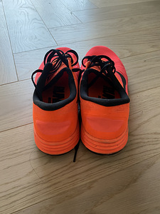 Vähekantud NIKE Lunarlon naiste tossud, EUR41 (4 foto / 4)