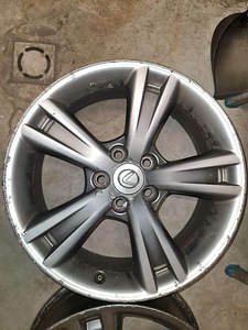 Lexus оригинальный диск 18 (4 фото из 5)