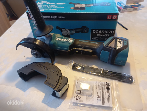 Makita DGA518ZU