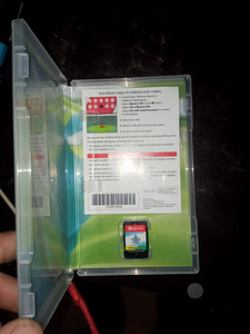 Nintendo switch Pokemon Sword (2 foto / 2)